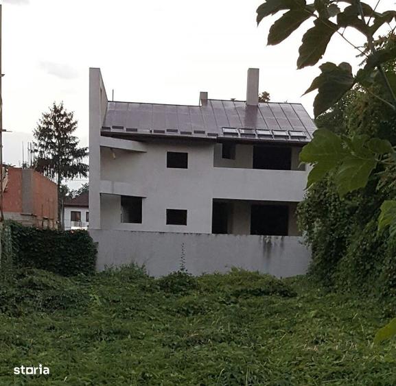 Casă cu 4 camere cu Teren 600 Mp în Democrației