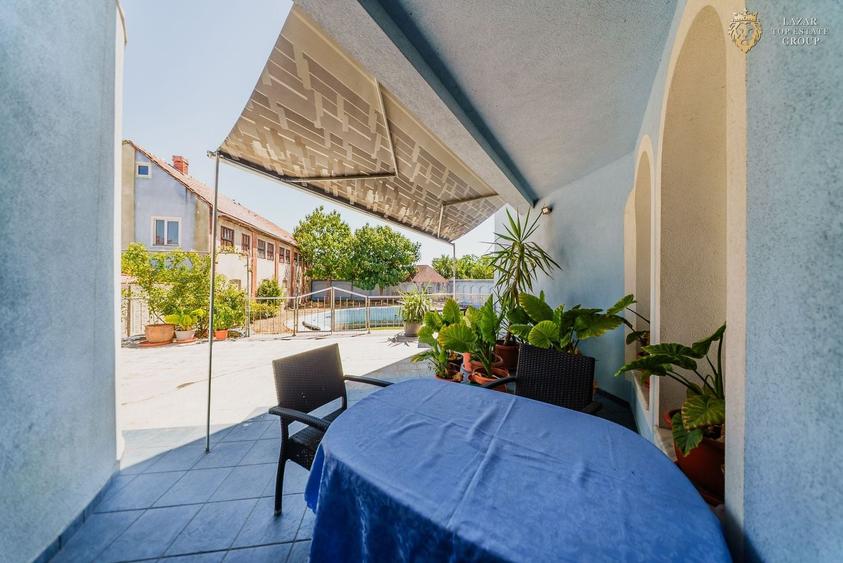 Casă cu 7 camere cu Piscina în Pârneava