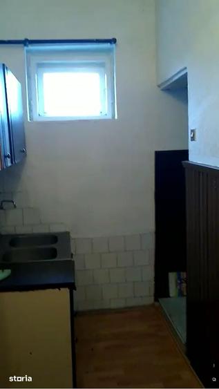 Casă cu 6 camere cu Teren 844 Mp în Central