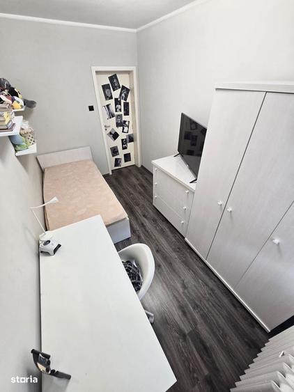 Apartament cu 4 camere decomandat în Central
