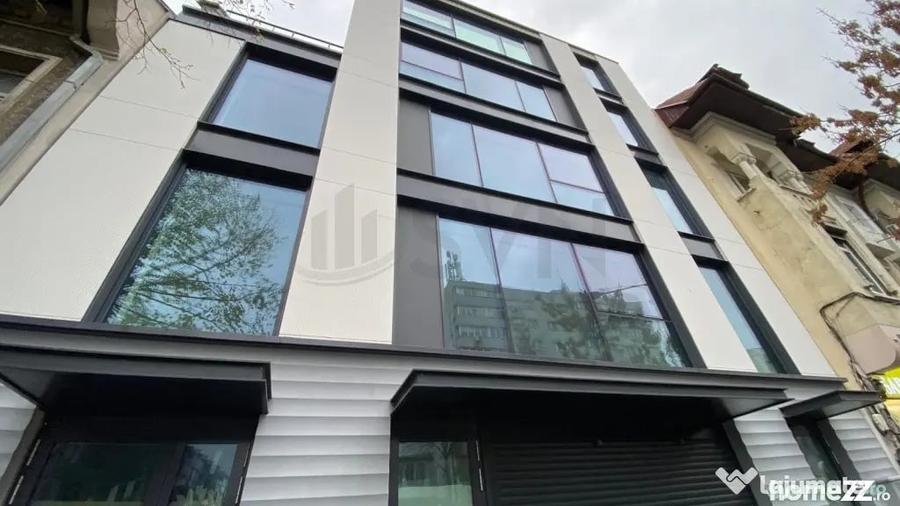Casă cu 7 camere cu Teren 268 Mp în Dorobanți