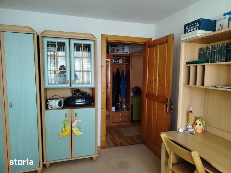 Apartament cu 4 camere decomandat în Central