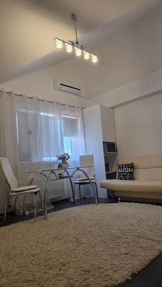 Apartament cu 2 camere semidecomandat în Moșnița Veche