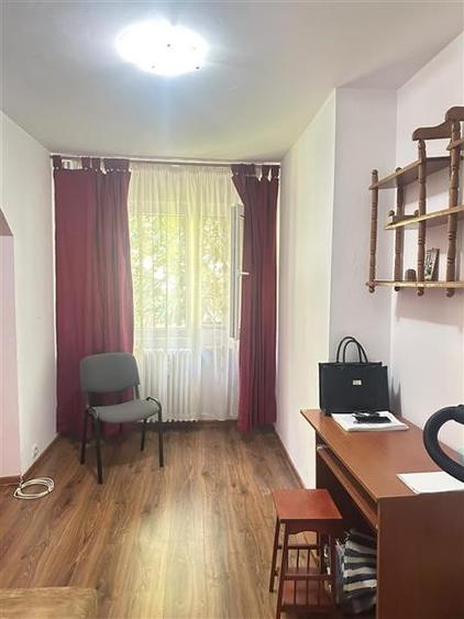 Apartament cu 2 camere nedecomandat în Podul de Piatră