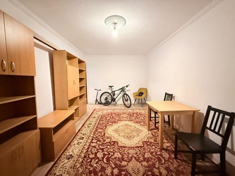 Apartament cu 3 camere decomandat în Rahova