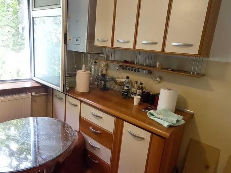 Apartament cu 2 camere semidecomandat, mobilat în Rovine