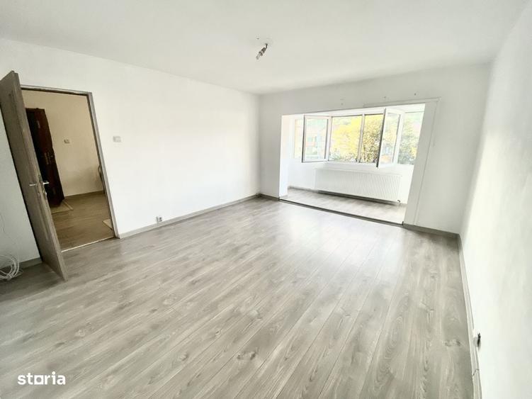 Apartament cu 3 camere decomandat în Ciupercenii Noi