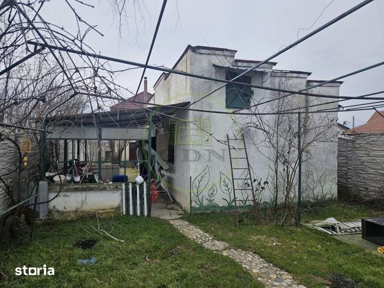 Casă cu 4 camere cu Teren 1250 Mp în Malu Mare