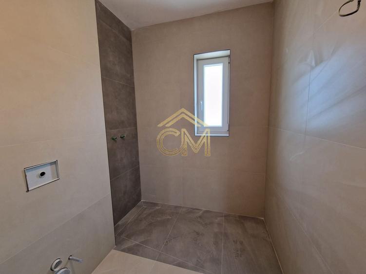 Duplex cu 4 camere cu Canalizare în Rășinari