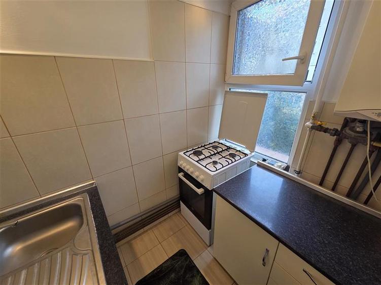 Apartament cu 2 camere nedecomandat, mobilat în Uzina 2