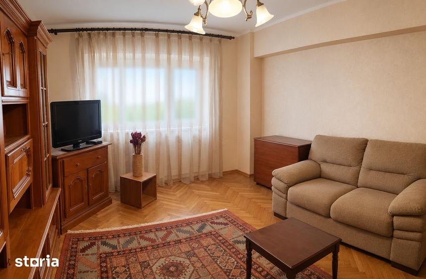 Apartament cu 3 camere decomandat în Școlilor