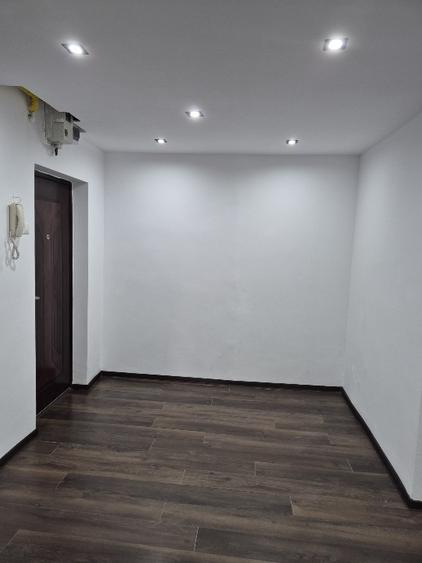 Apartament cu 3 camere decomandat în Micro 4