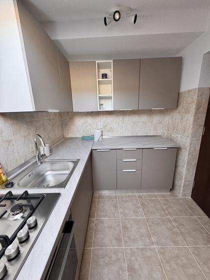 Apartament cu 3 camere decomandat în Zamora
