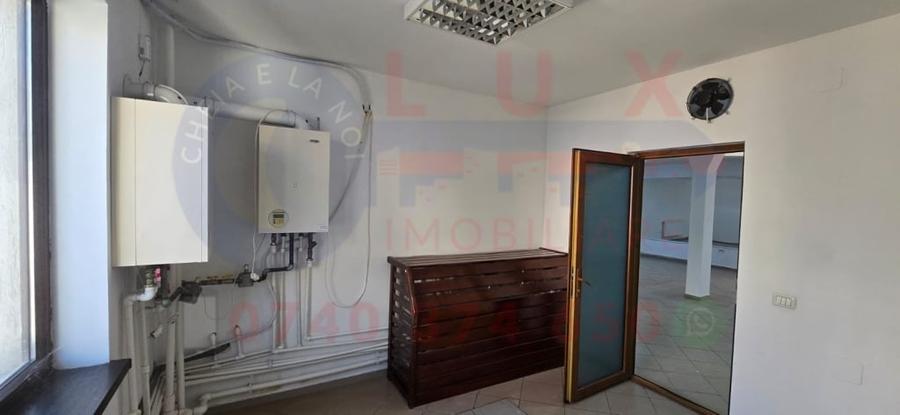 Birou, de 383 mp, în Central