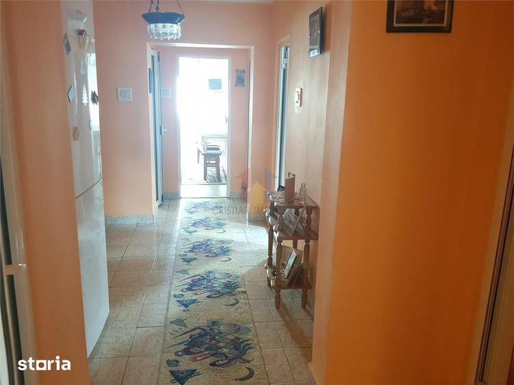 Apartament cu 3 camere decomandat în Gării
