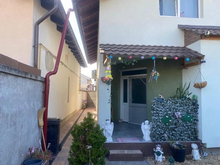 Casă cu 4 camere cu Teren 300 Mp în Livada