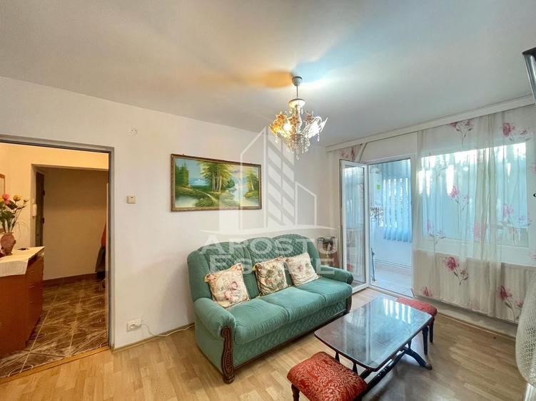 Apartament cu 2 camere semidecomandat, mobilat în Aurel Vlaicu