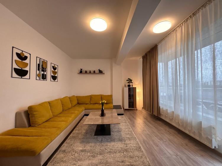Apartament cu 3 camere decomandat, mobilat în Cristian