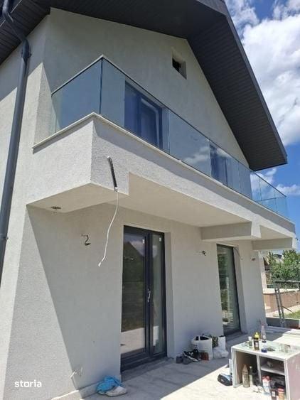 Casă cu 4 camere în Băneasa
