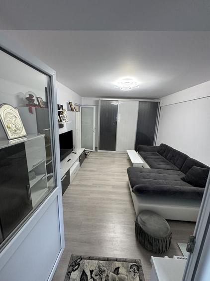 Apartament cu 2 camere decomandat în Casa Cărții