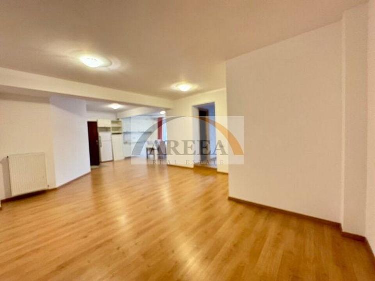 Apartament cu 3 camere în Băneasa — fotografia 3