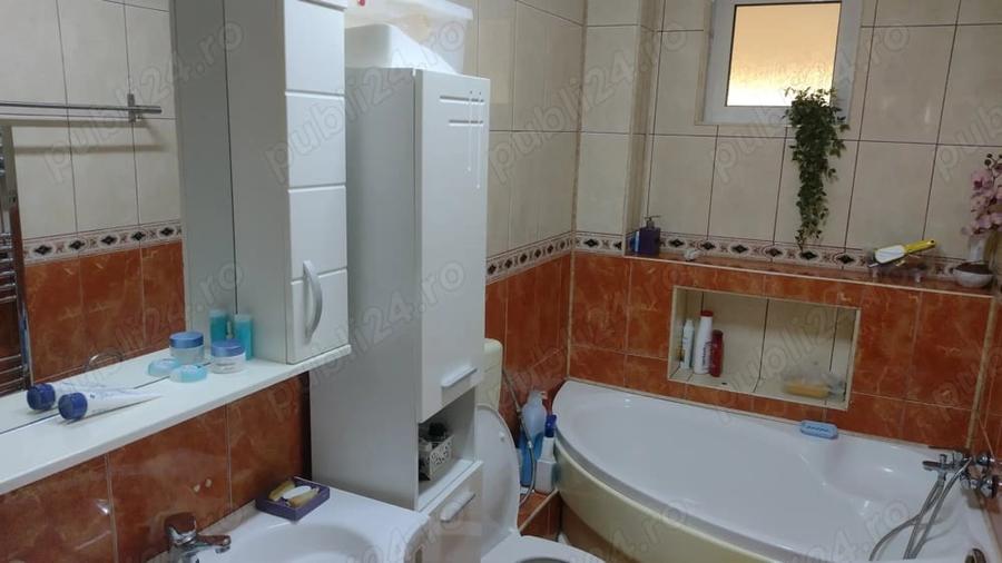 Casă cu 6 camere cu Teren 534 Mp în Geamăna