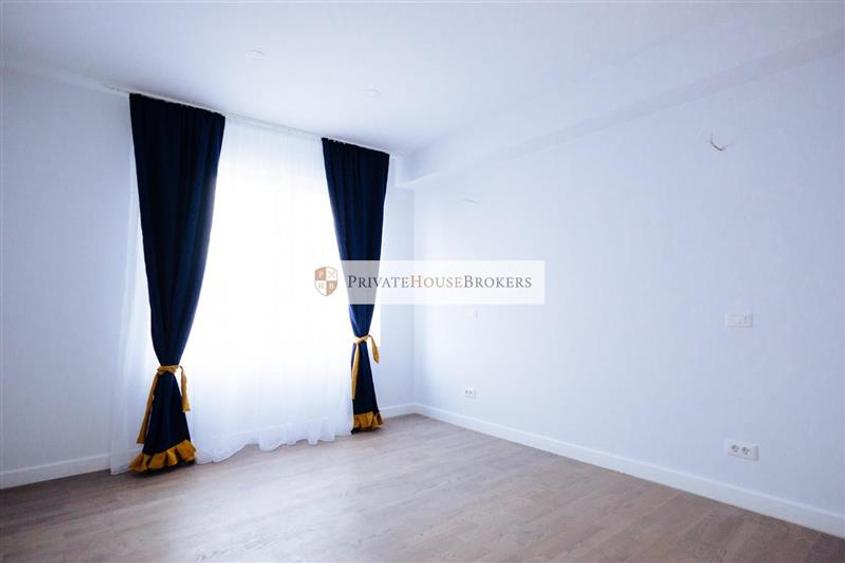 Apartament cu 3 camere semidecomandat, mobilat în Pipera