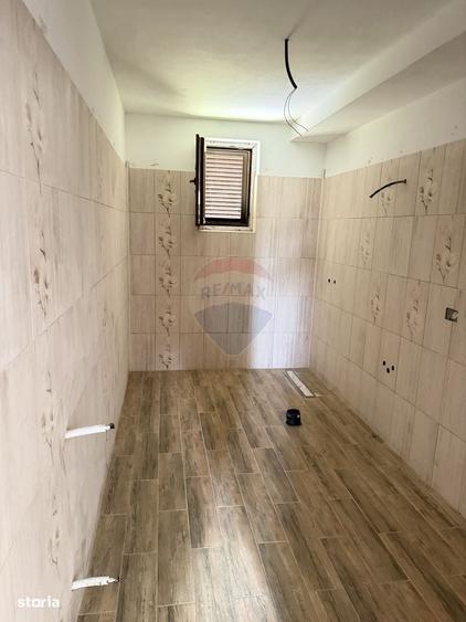 Casă cu 4 camere în Lămotești
