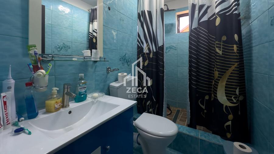 Casă individuală cu 9 camere cu Canalizare în Afumați