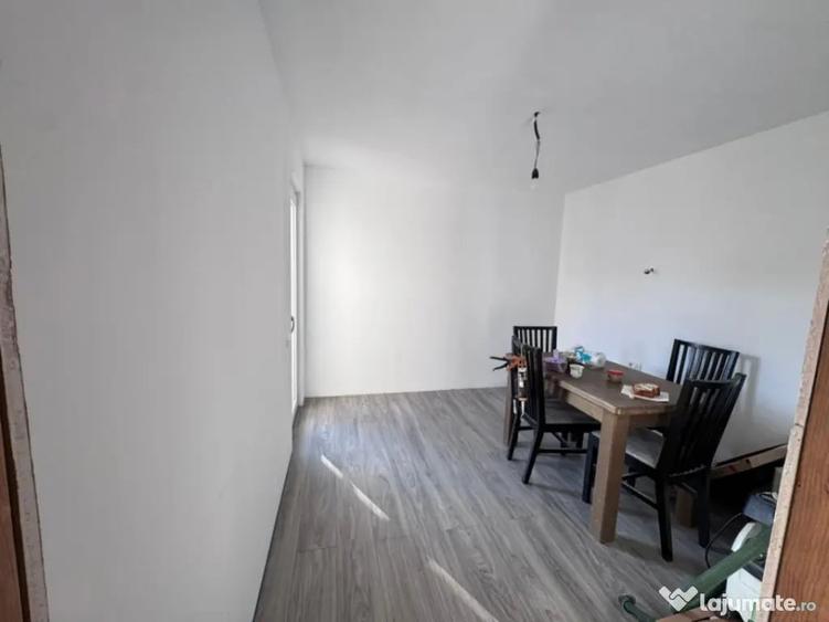 Casă cu 4 camere cu Teren 280 Mp în Central