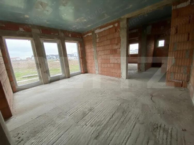 Casă cu 3 camere cu Teren 284 Mp în Urseni