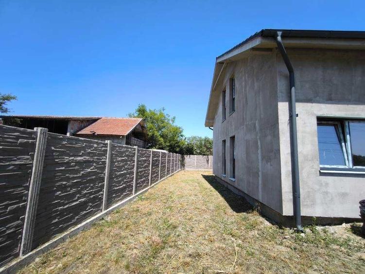 Casă cu 4 camere cu Teren 500 Mp în Exterior Vest