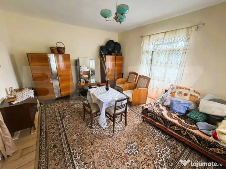 Casă cu 3 camere cu Teren 2900 Mp în Central