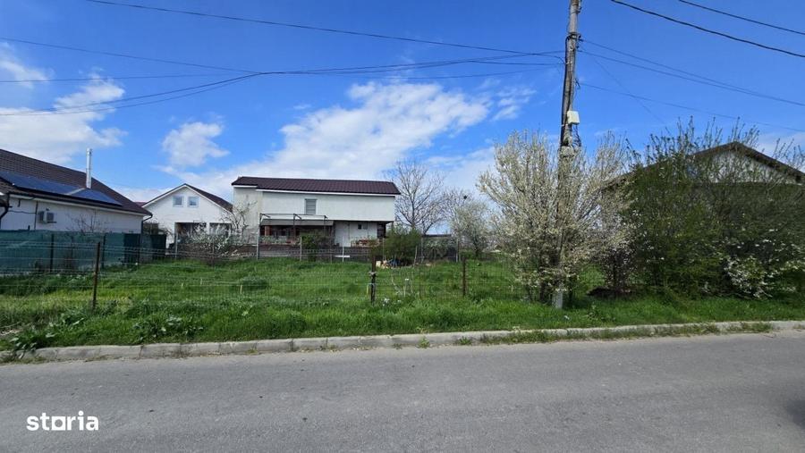 Casă cu 3 camere cu Teren 220 Mp în Central