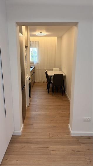Apartament cu 3 camere decomandat în Exterior Vest