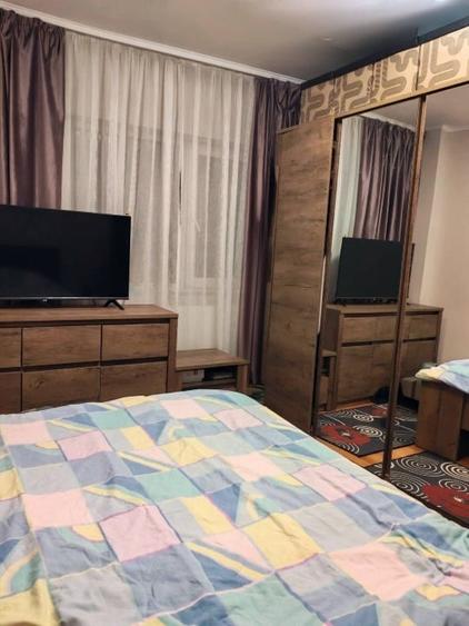Apartament cu 4 camere decomandat în Central