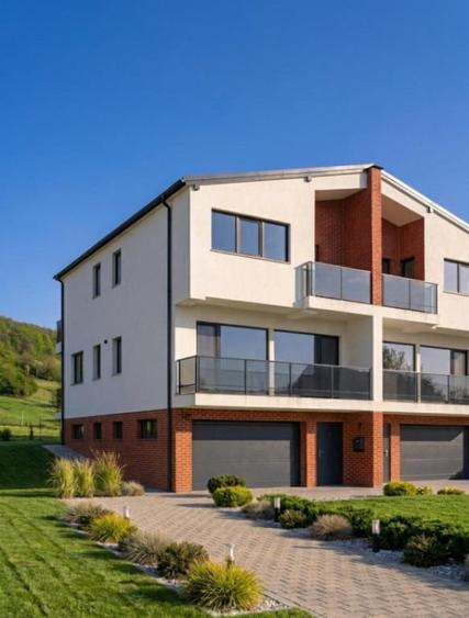 Casă cu 4 camere cu Teren 300 Mp în Central