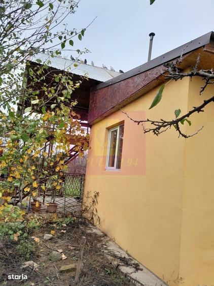 Casă cu 3 camere cu Canalizare în Bărcănești
