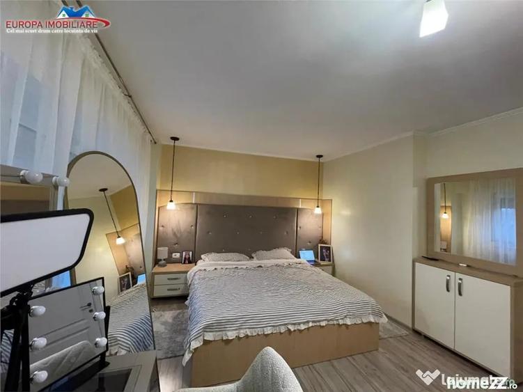 Apartament cu 3 camere decomandat în Central