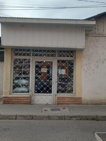 Spațiu comercial, de 30 mp, în Fetești-Gară