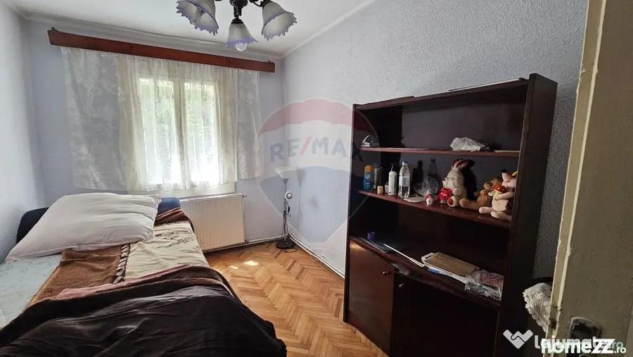 Casă cu 4 camere cu Teren 680 Mp în Central