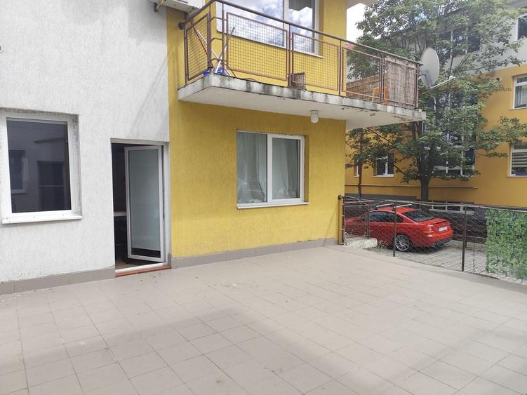 Apartament cu 2 camere semidecomandat, mobilat în Bună Ziua