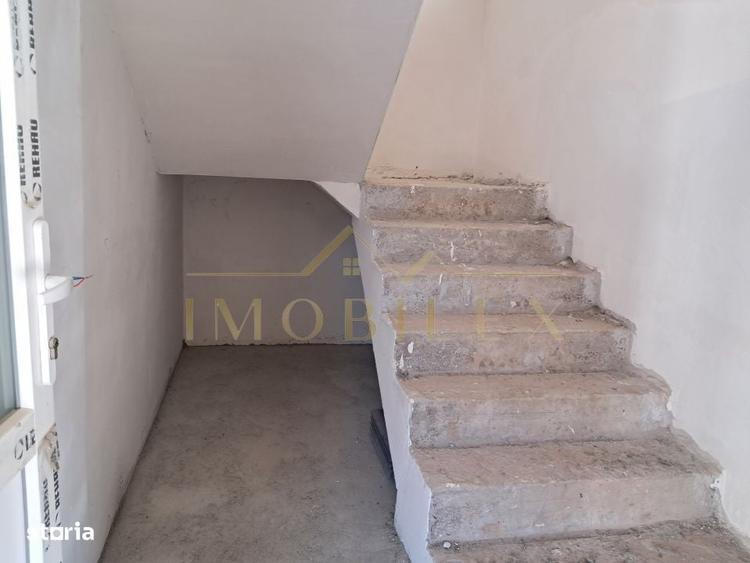 Casă cu 4 camere în Tăuți