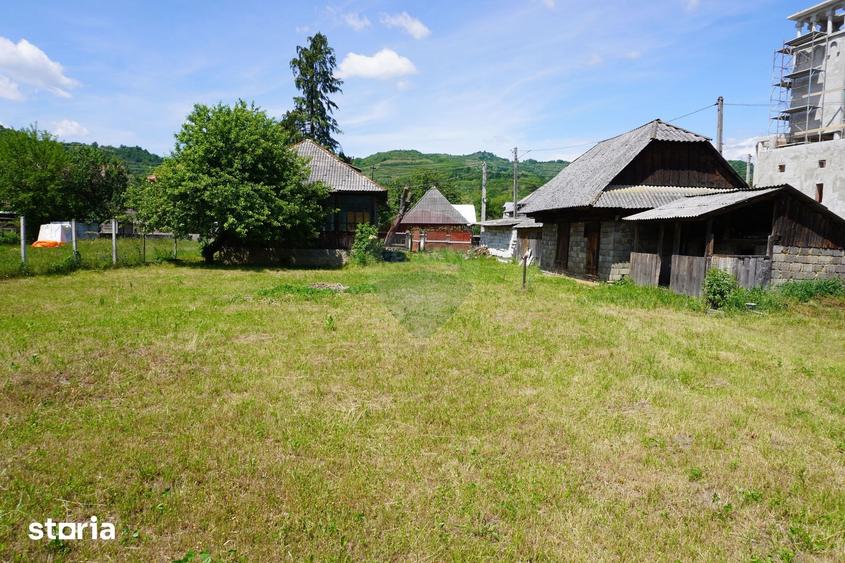 Casă cu 3 camere cu Teren 1922 Mp în Săliște