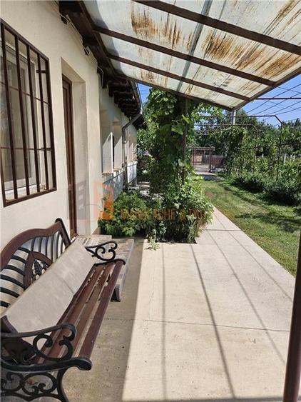 Casă individuală cu 5 camere cu Teren 4684 Mp în Cândești