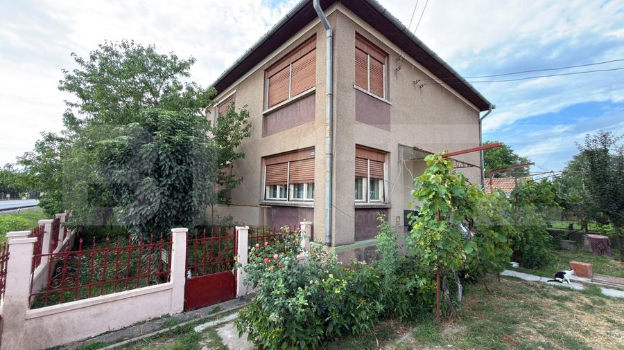 Casă individuală cu 5 camere cu Canalizare în Exterior Est