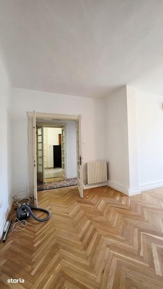 Apartament cu 3 camere, mobilat în Centrul Istoric