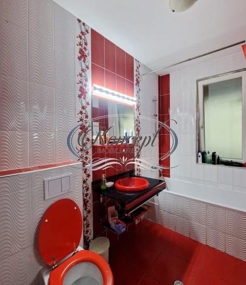 Apartament cu 3 camere decomandat, mobilat în Sopor