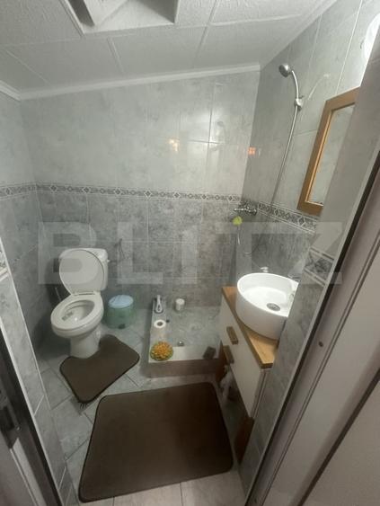Casă individuală cu 5 camere cu Canalizare în 14 Mai