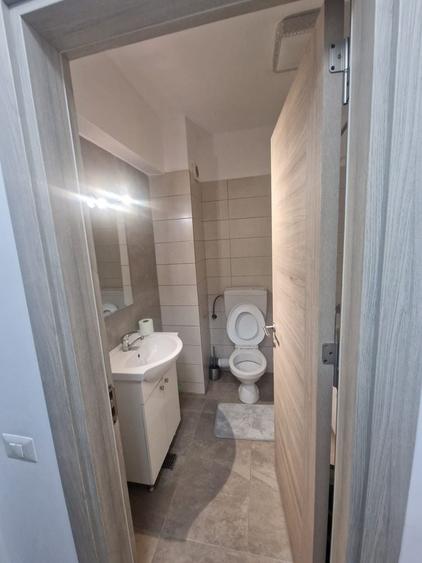 Inchiriez apartament 2 camere - 4